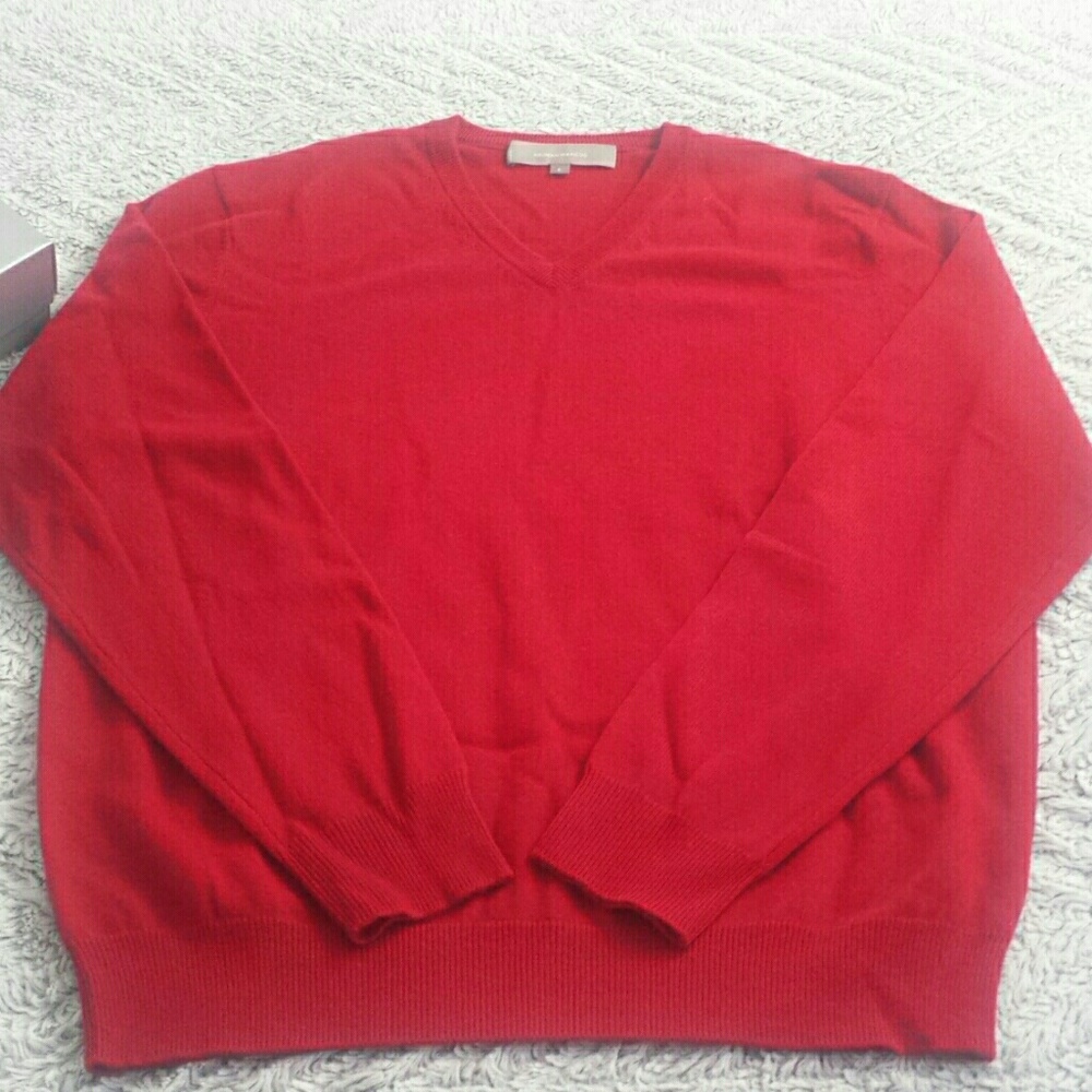 Neiman Marcus vneck